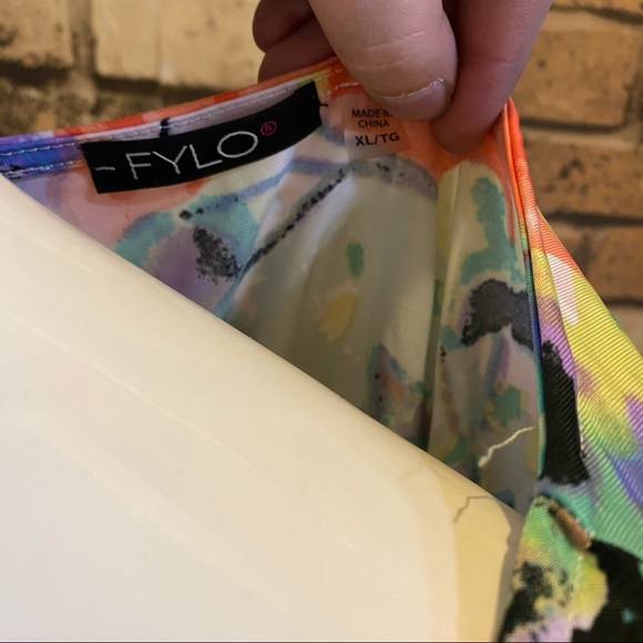 Size XL FYLO spring tunic - Picture 4 of 4